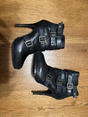 Aldo Black Leather Strappy Buckle Ankle Booties